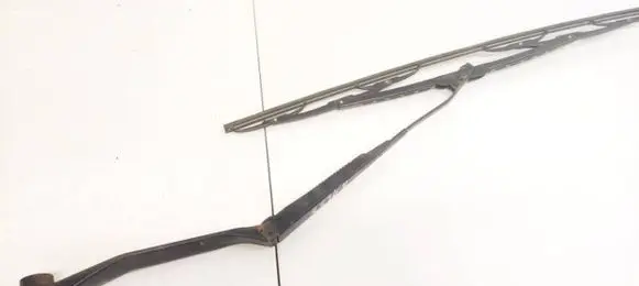 Toyota RAV 4 (XA20) Front wiper blade arm