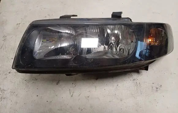 Seat Leon (1M) Headlight/headlamp 1M2941015