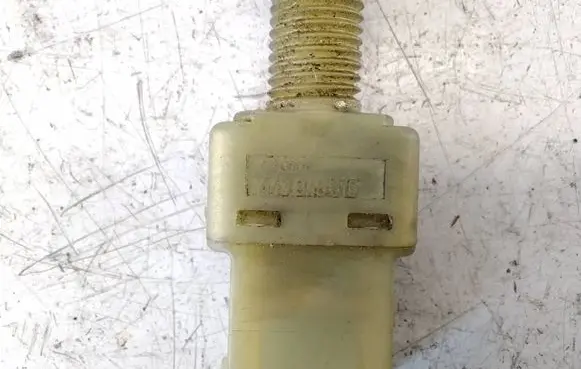 Audi A6 S6 C5 4B Brake pedal sensor switch 443945515