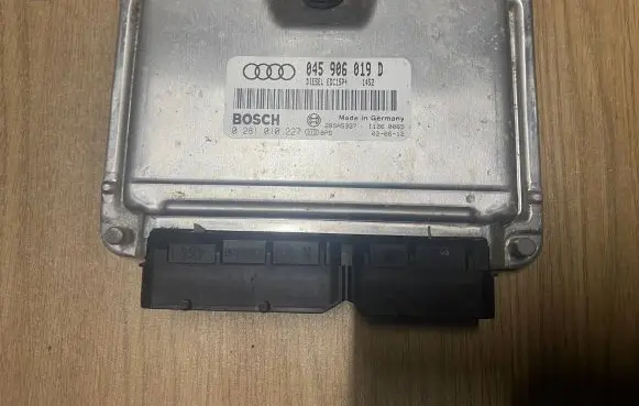 Audi A2 Engine control unit/module 045906019D 0281010227 28SA5337