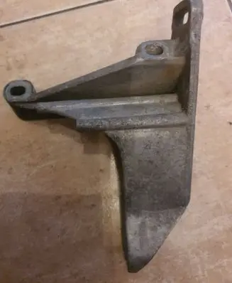 Volkswagen PASSAT B3 Power steering pump mounting bracket 027145531