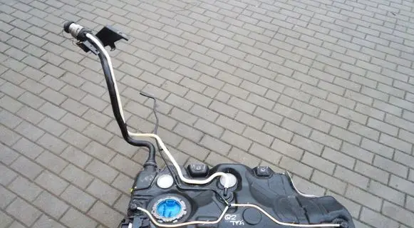 Audi Q2 - Fuel tank 