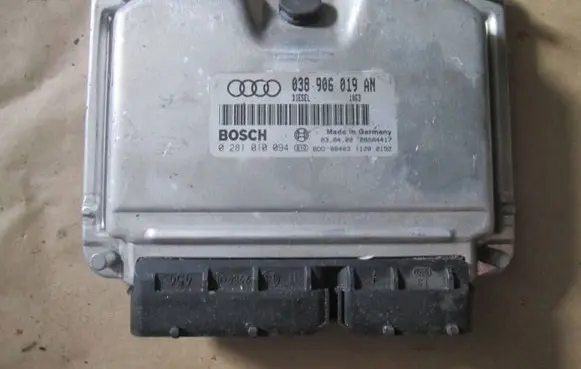 Audi A4 S4 B5 8D Engine control unit/module 038906019AN 0281010094 28SA4417