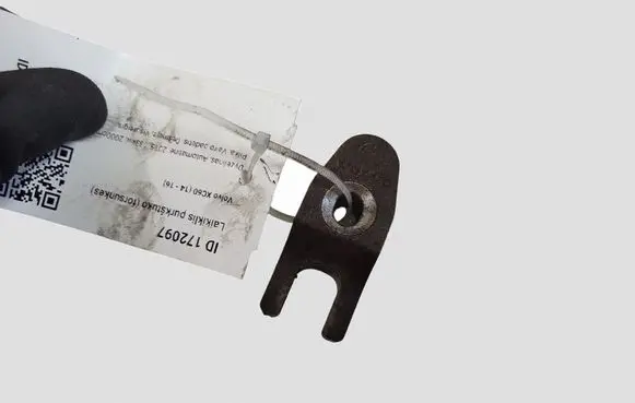 Volvo XC60 Fuel Injector clamp holder