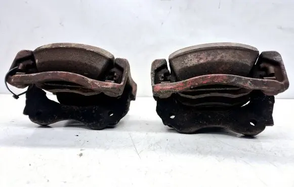 Lexus IS 200-300 Front brake caliper