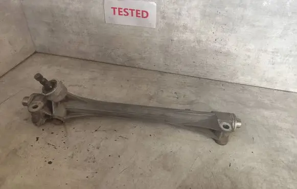 Toyota RAV 4 (XA40) Steering rack NSK0031