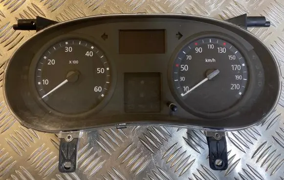 Renault Trafic II (X83) Speedometer (instrument cluster) P8200283194D 281123748 NS8622210M