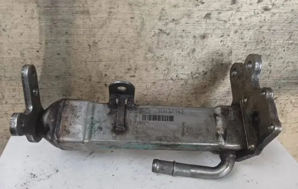 Volvo V70 EGR valve cooler 30637142