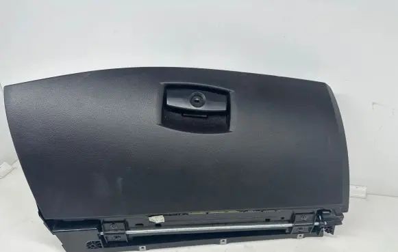 BMW 5 E60 E61 Glove box 7034080 121451