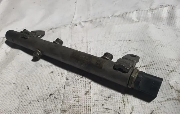 Mercedes-Benz S W221 Fuel main line pipe A6420702595 A0061536528