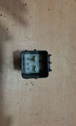 Peugeot 3008 I Glow plug pre-heat relay 9640469680 51252002