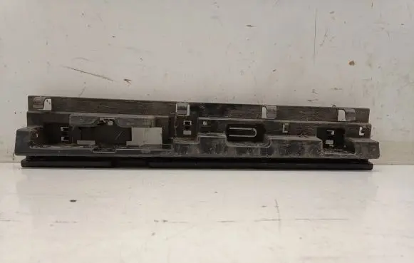 BMW 2 F46 Sill supporting ledge 