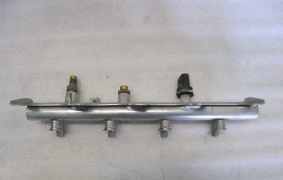Audi A3 S3 8P Fuel main line pipe 06F133317L