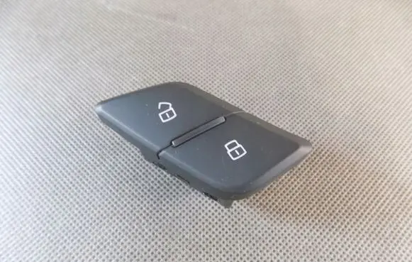 Audi Q7 4M Central locking switch button 4M2962108