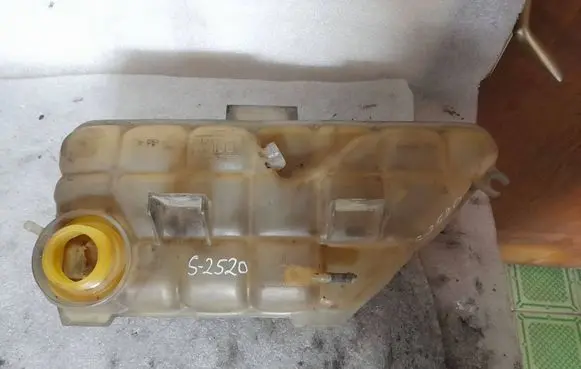 Mercedes-Benz ML W163 Coolant expansion tank/reservoir A1635000349 1635000349