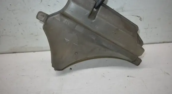 Coolant expansion tank/reservoir