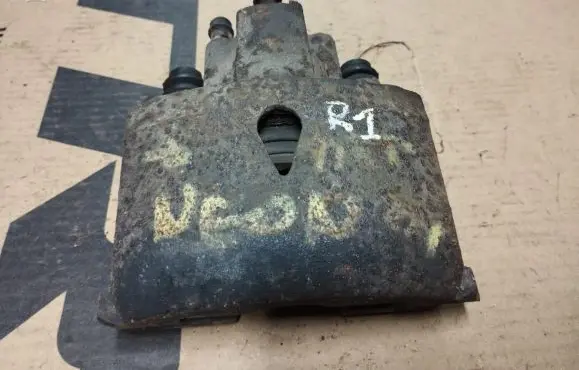 Chrysler Neon II Front brake caliper