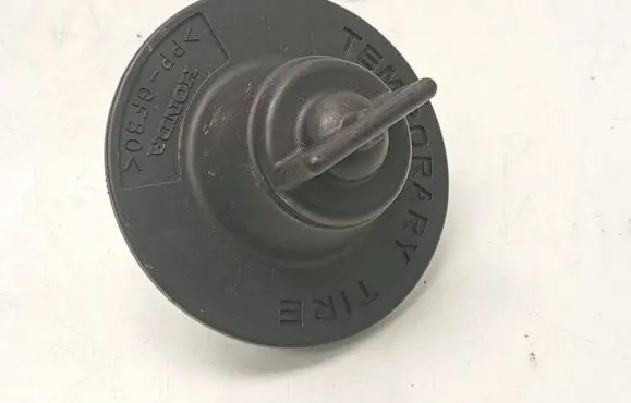 Honda CR-V Spare wheel bolt 