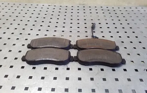 Nissan NV400 Brake pads (front) 