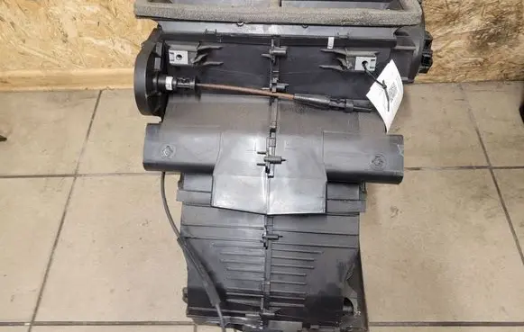 Ford C-MAX I Interior heater climate box assembly 3M5H18K511C 3M5H18K418A