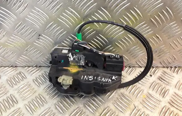 Opel Insignia A Coupe door lock (next to the handle) 