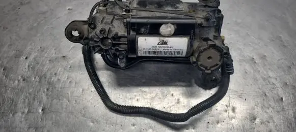 Audi A8 S8 D3 4E Air suspension compressor/pump 4E0616005E