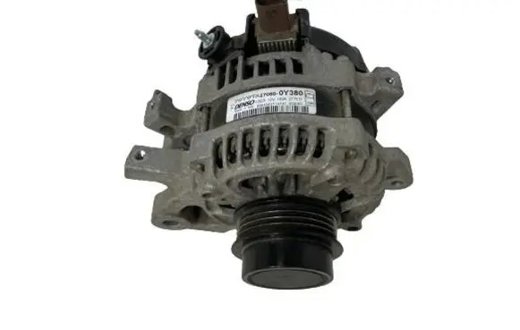 Toyota Yaris Generator/alternator 270600Y380