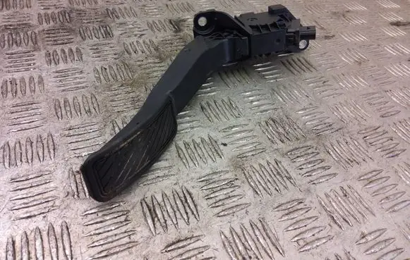 Ford Puma Accelerator throttle pedal H1BC9F836A1E