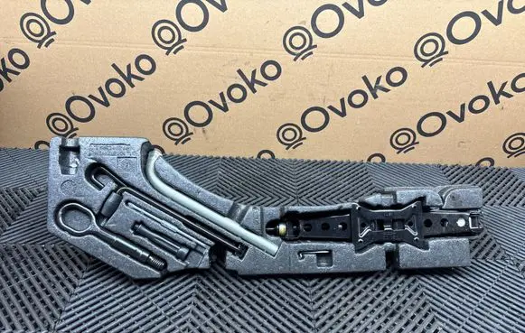 Volkswagen PASSAT B8 Lift Jack 3G0012115H