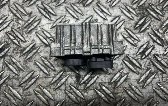 Opel Antara Glow plug pre-heat relay 0522122601