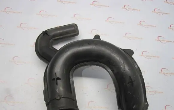 Renault Megane III Air intake duct part 8200923128 1036681S01