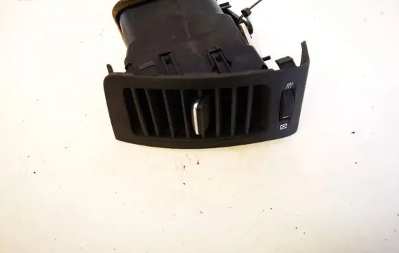 Toyota Corolla Verso E121 Dash center air vent grill 1556423020 155642-3020