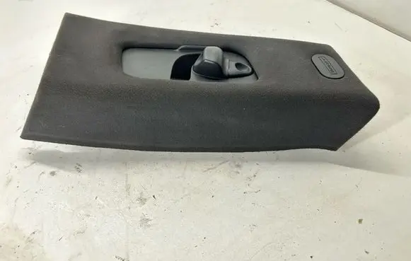 Maserati Ghibli (B) pillar trim (top) 06700890780