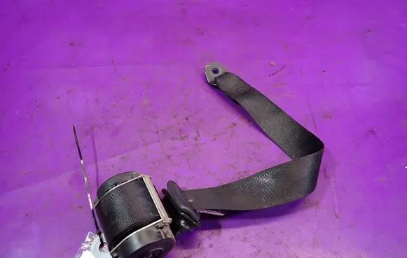Opel Zafira B Front seatbelt