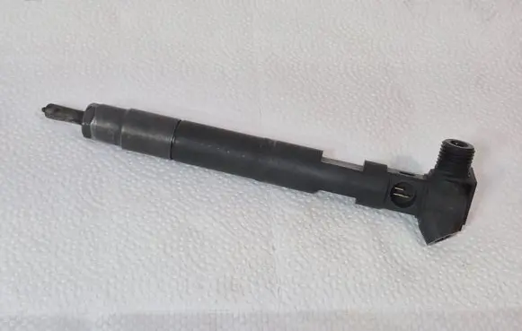 Mercedes-Benz B W246 W242 Fuel injector 28230891 A6510701387 206801316863