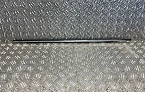 Volvo XC90 Front door trim (molding) 30661285