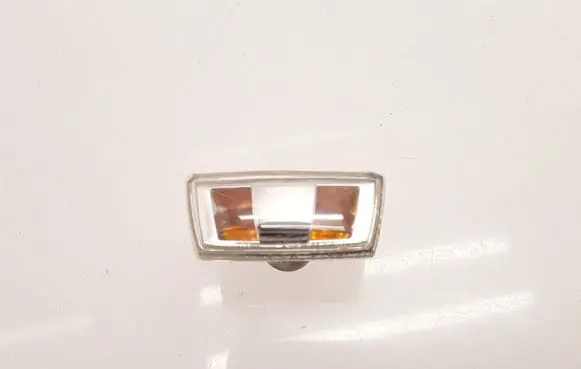 Opel Insignia A Front fender indicator light 13252455 13252456