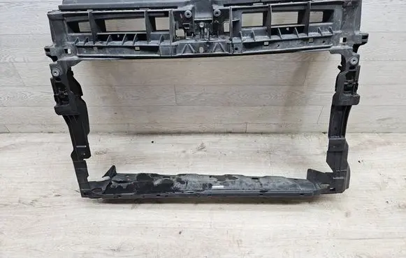 Volkswagen Tiguan Radiator support slam panel 5NA805588L