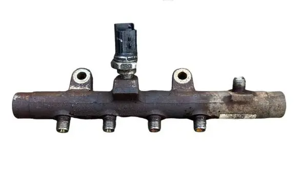 Renault Megane III Fuel main line pipe 8200704212 5WS40440 A2C27000234