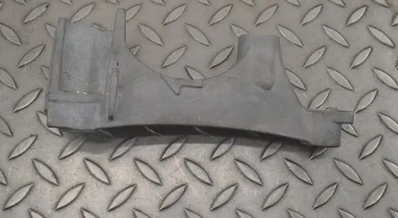 Toyota RAV 4 (XA50) Engine mounting bracket