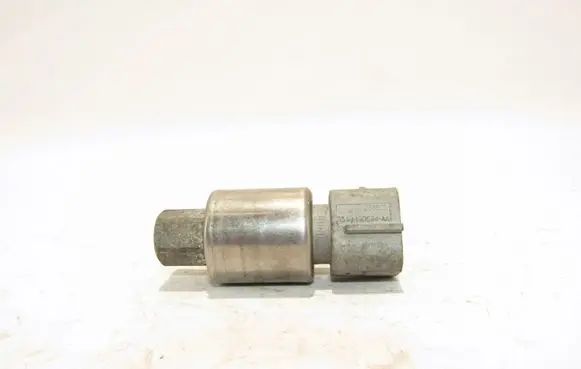 Ford Focus Oil pressure sensor 354H19D594AA