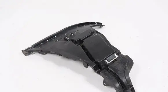Volvo V70 Front bumper mounting bracket 08693182