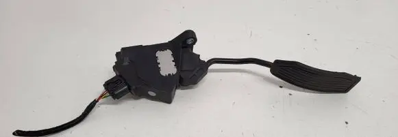 Toyota Avensis T270 Accelerator throttle pedal 7811002071 12271B 04981297170