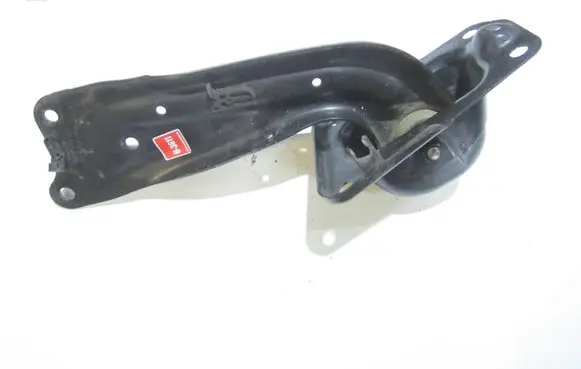 Volkswagen PASSAT B8 Rear upper control arm/wishbone 5Q0505226C