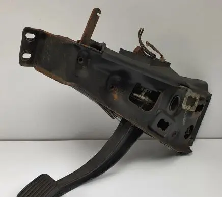 Mercedes-Benz S W126 Brake pedal 1264270601
