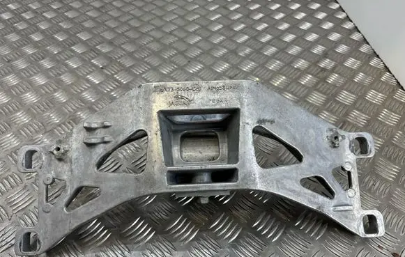 Jaguar XE Gearbox mounting bracket GX735060CB