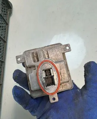 BMW 1 F20 F21 Headlight ballast module Xenon 7318327
