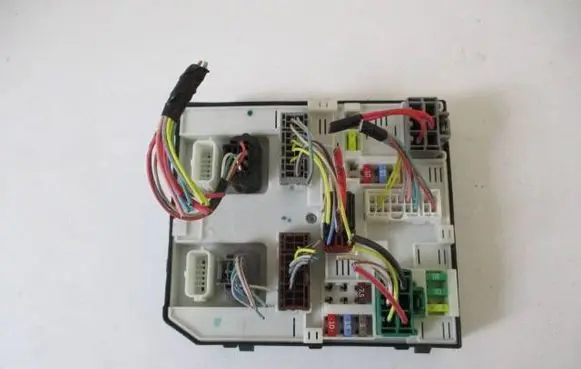Renault Zoe Central body control module 284B62494R USM2010 2007453273