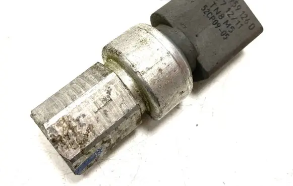 Volkswagen PASSAT B6 Air conditioning (A/C) pressure sensor 1K0959126D 1K0959126 52CP0905