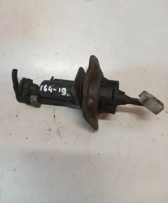Ford Focus C-MAX Clutch master cylinder 3M517A543BC